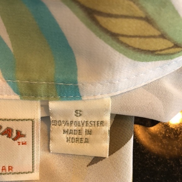 Banana Bay Fine Resort-wear Sheer Mid Sleeve Tropical Print Front Tie Top S/S - Picture 11 of 12